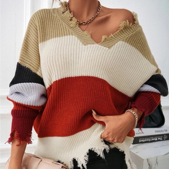 Cozy color block distressed sweater - Picture 2 of 6